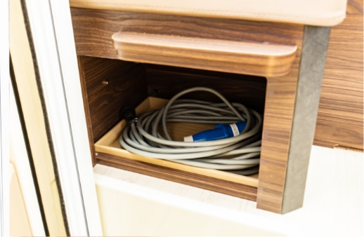 Shoes box & external power input cable storage