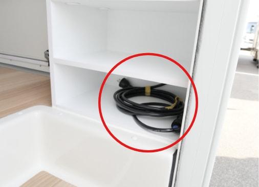 外部充電ケーブル保管収納。