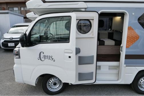 エントランスドア