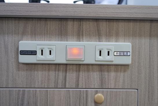 AC100Ｖコンセント（キッチン下）