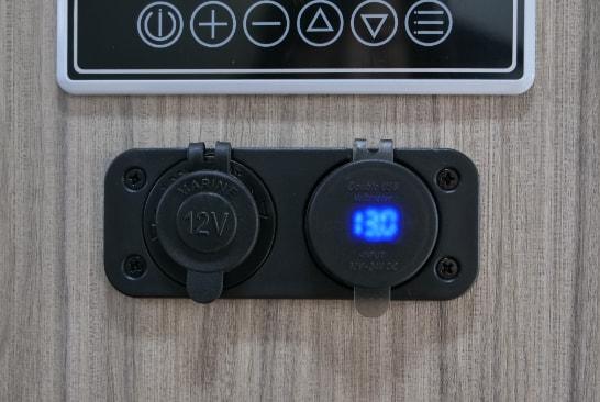 DC12Ｖコンセント(キッチン下)